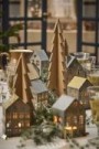 Lyshus Stillenat, med hjerte og buede vinduer thumbnail